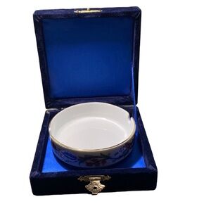 G0RAL PORCELEN Beautiful Hand Made Floral Ashtray